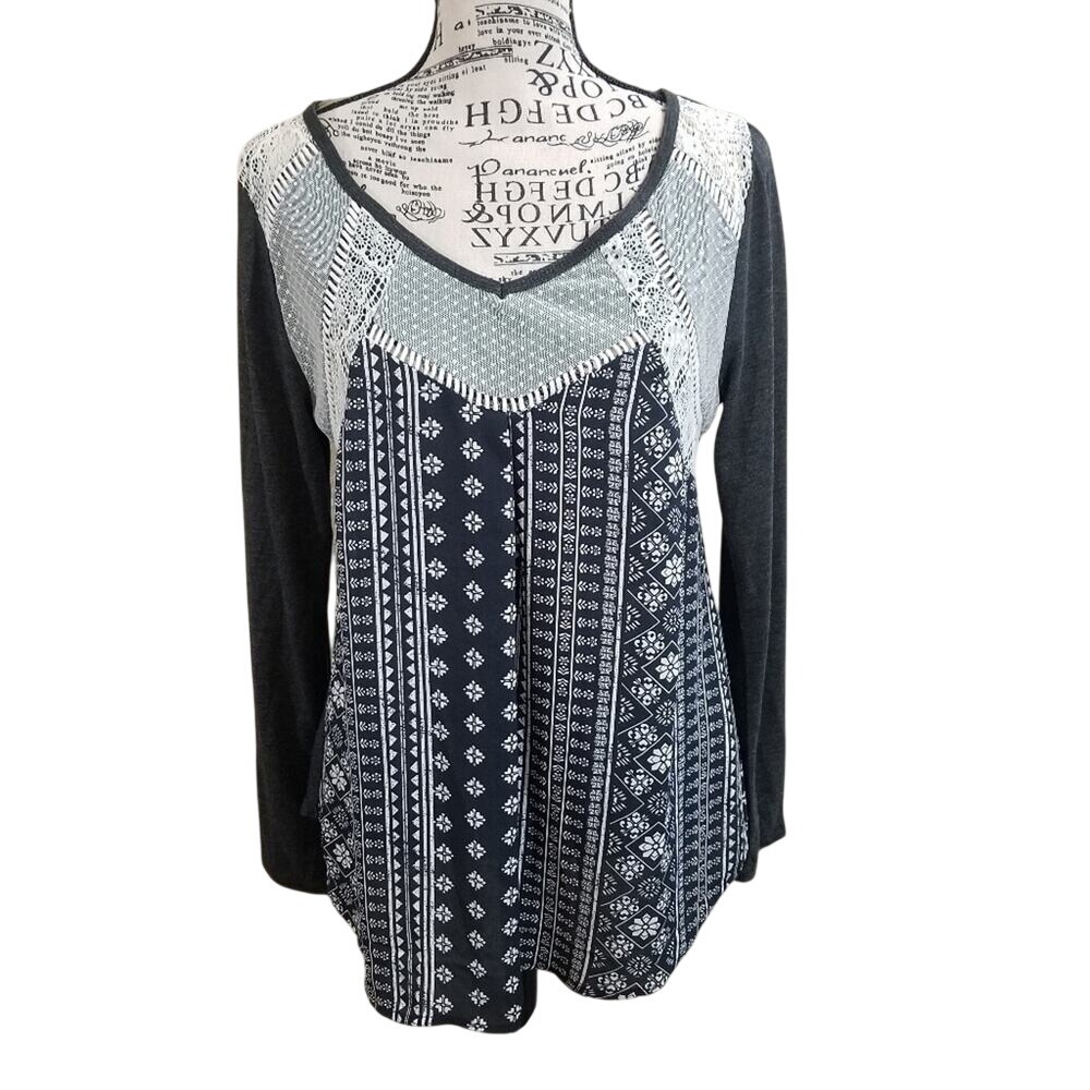 Taylor and Sage top size Medium